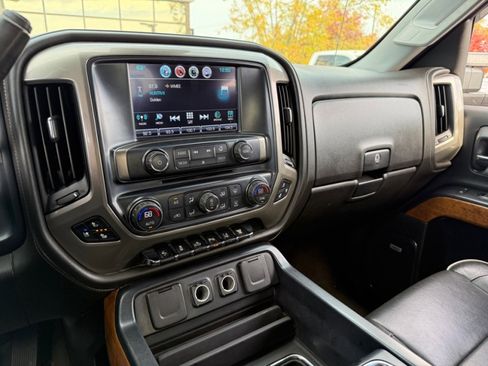 Used 2018 Chevrolet Silverado 2500 High Country image 31