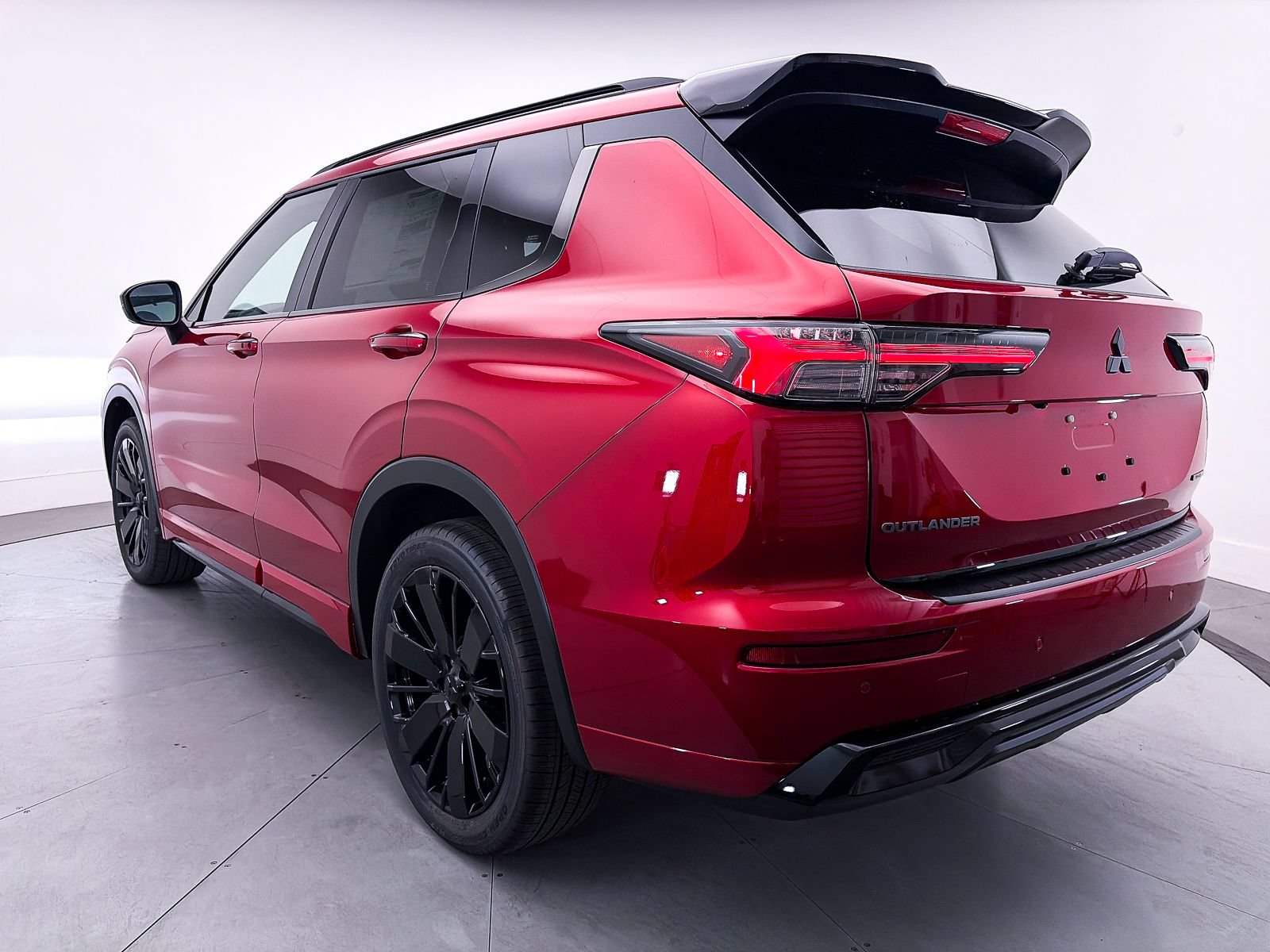 Used 2026 Mitsubishi Outlander SEL Black Edition FWD image 5