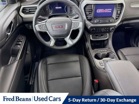 Used 2023 GMC Acadia SLT w/ Technology Package AWD/4WD image 30