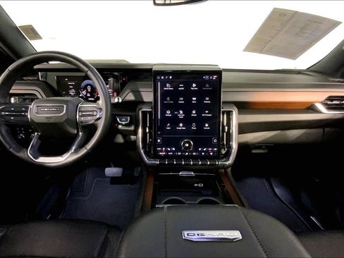 Used 2025 GMC Yukon Denali AWD/4WD image 15