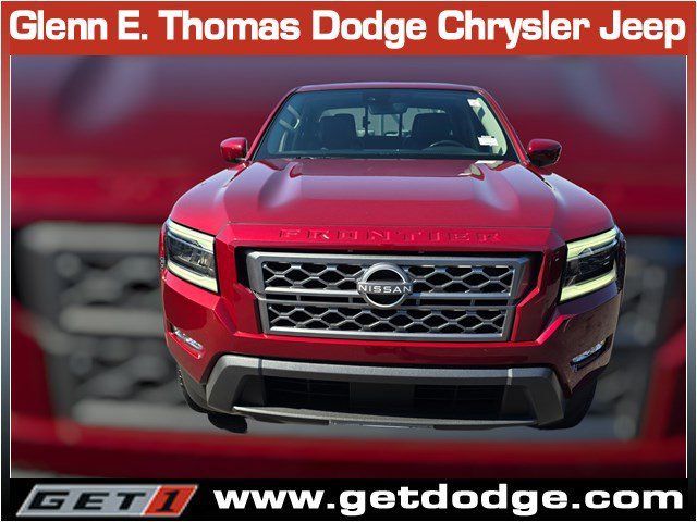 Used 2024 Nissan Frontier SL RWD image 2