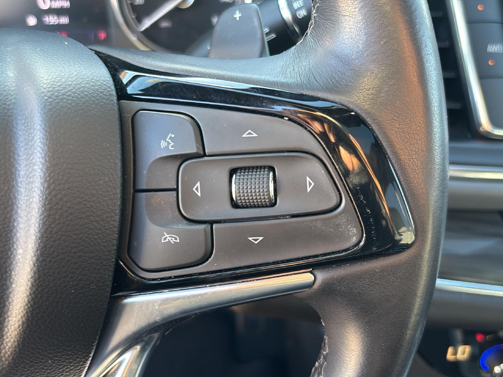 Used 2023 Buick Enclave Essence w/ Experience Buick Package AWD/4WD image 14