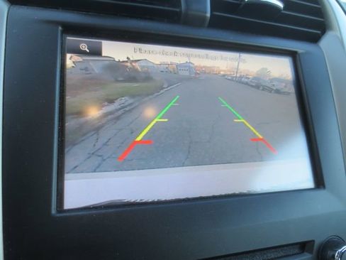 Used 2016 Ford Fusion SE w/ Equipment Group 202A image 10