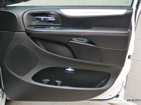 Used 2019 Dodge Grand Caravan GT image 8