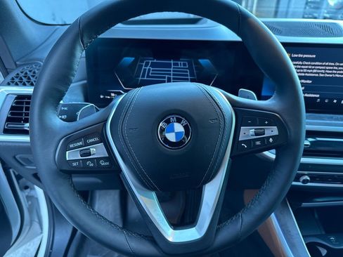 Used 2024 BMW X5 xDrive40i w/ Premium Package image 3