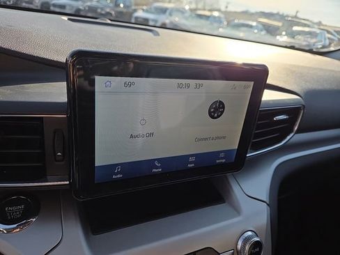 Used 2022 Ford Explorer XLT w/ Equipment Group 202A image 21