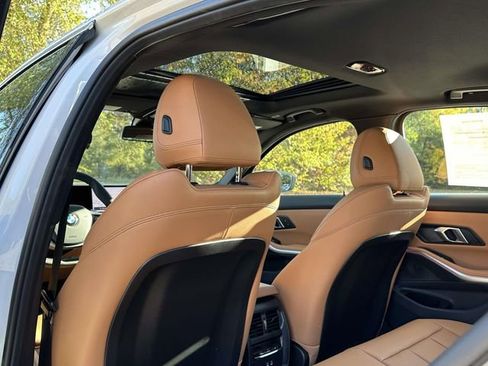 Certified 2025 BMW 330i xDrive Sedan w/ Convenience Package image 24