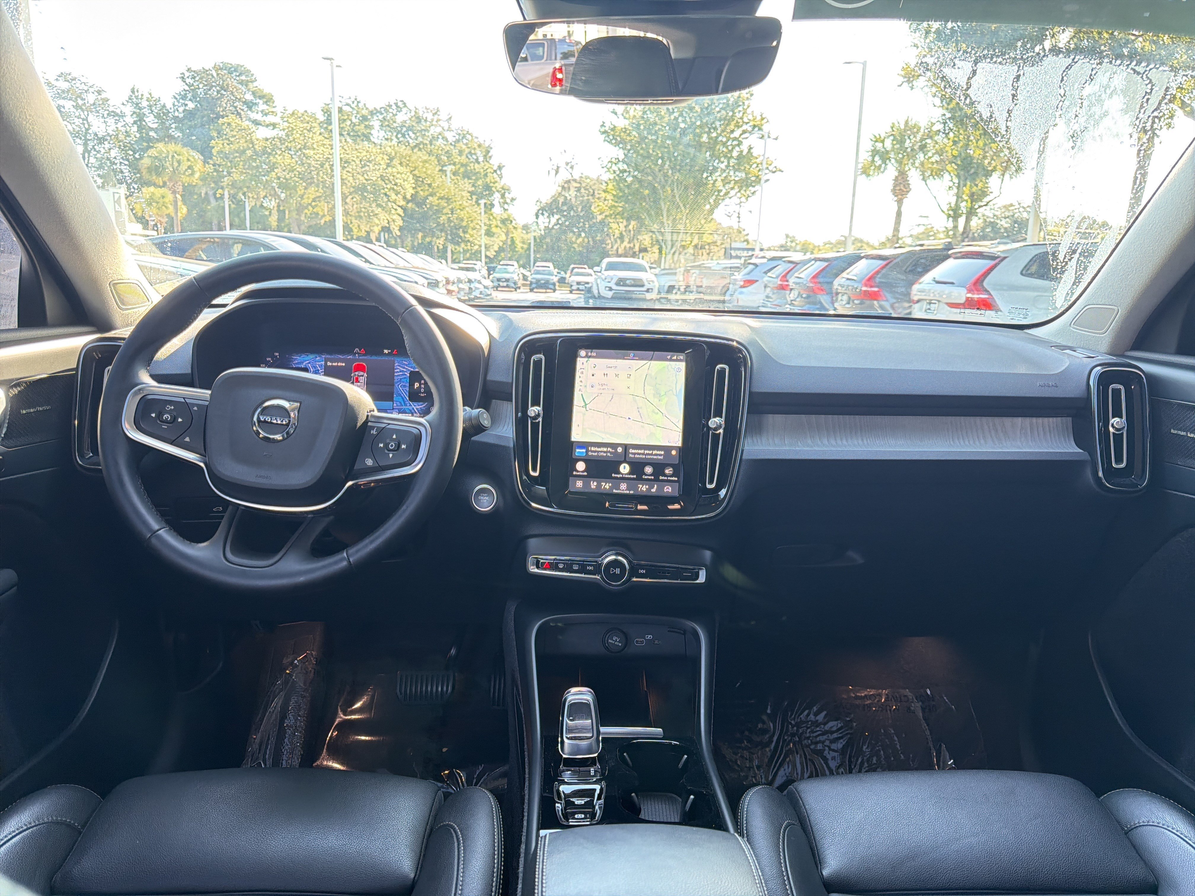 Used 2024 Volvo XC40 B5 Plus w/ Protection Package Premier AWD/4WD image 31