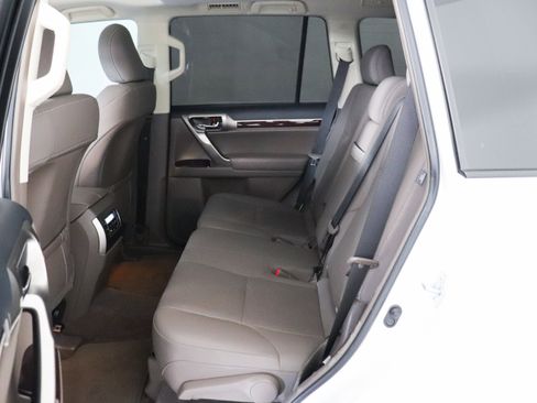 Used 2019 Lexus GX 460 image 21