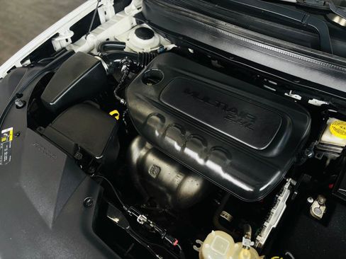 Used 2020 Jeep Cherokee Limited FWD image 21