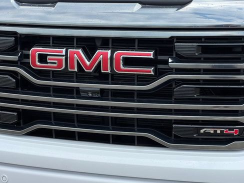 Used 2024 GMC Sierra 1500 AT4 w/ Technology Package AWD/4WD image 40