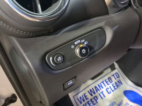 Used 2022 Chevrolet Blazer LT image 42