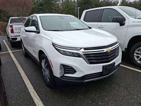 Used 2023 Chevrolet Equinox LT image 3