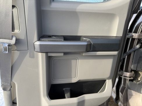 Used 2020 Ford F150 XLT image 30