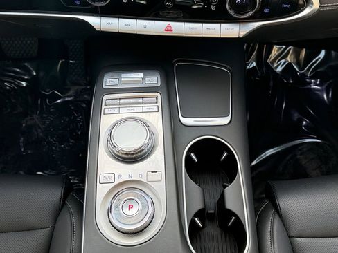 Used 2025 Genesis GV70 2.5T image 11
