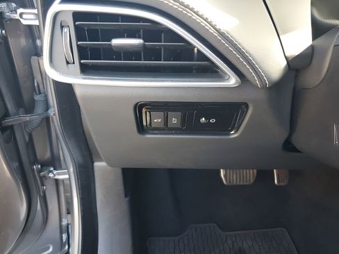 Used 2020 Jaguar F-PACE Checkered Flag image 33