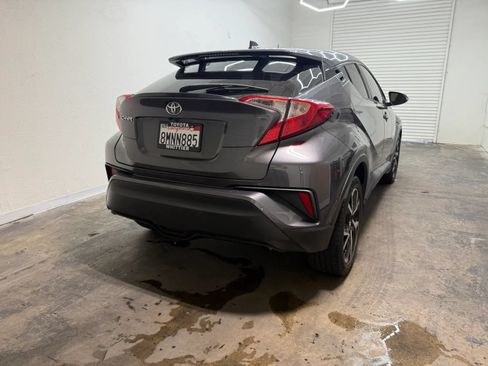 Used 2019 Toyota C-HR XLE FWD image 10