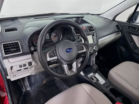 Used 2017 Subaru Forester 2.5i w/ Alloy Wheel Package image 10