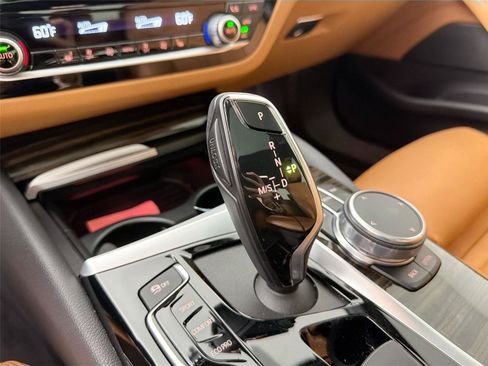 Used 2019 BMW 530i w/ Convenience Package RWD image 16