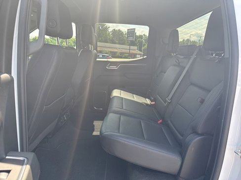 Certified 2025 GMC Sierra 1500 SLT image 21