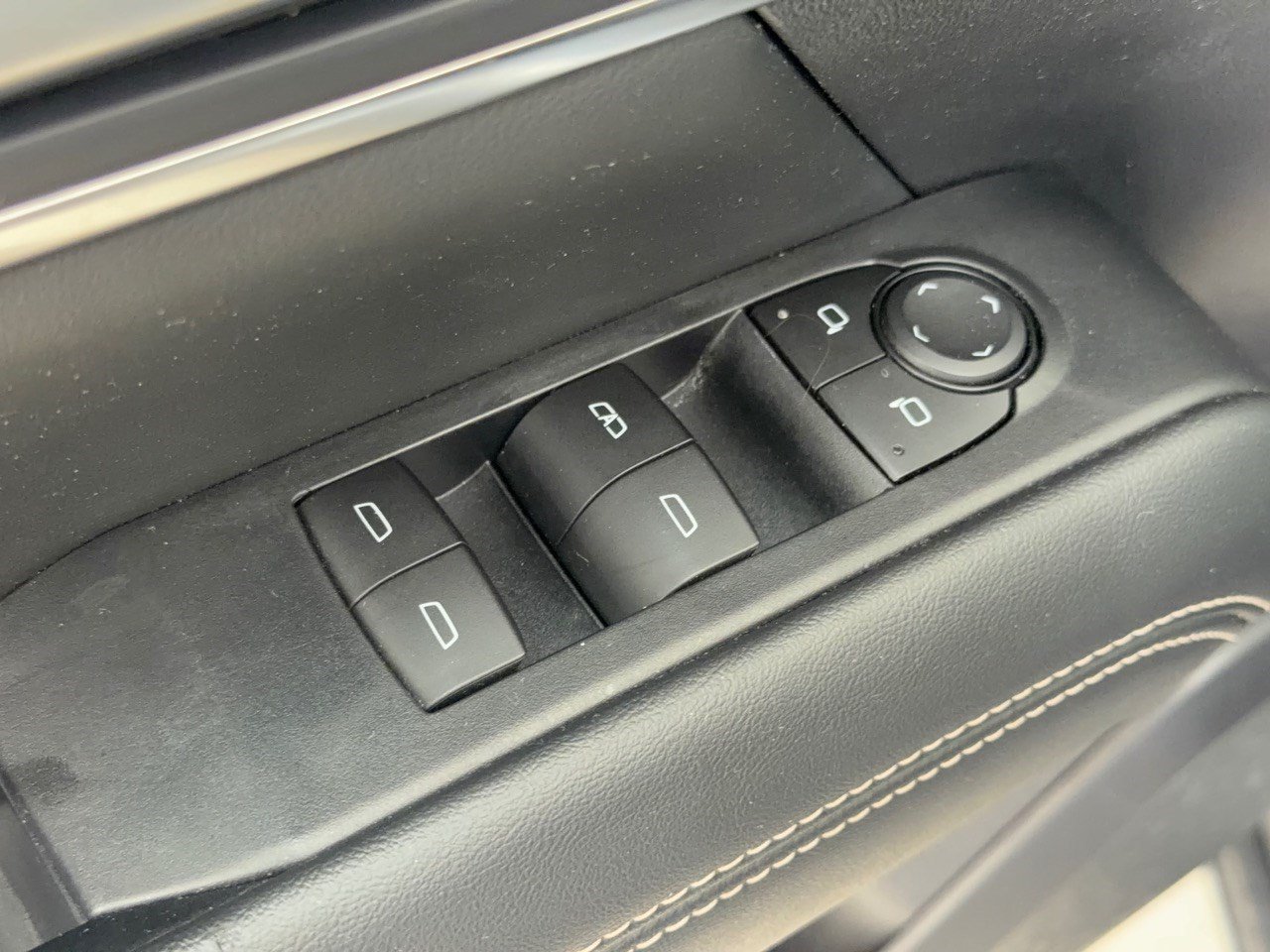 Used 2025 GMC Terrain Elevation FWD image 15
