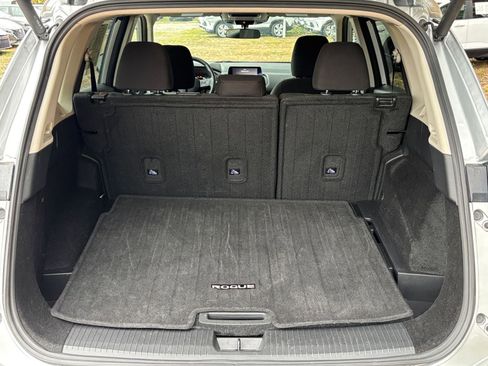 Used 2025 Nissan Rogue SV image 33