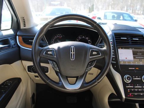 Used 2018 Lincoln MKC Select w/ Select Plus Package image 40