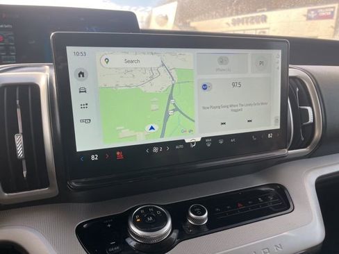 Used 2025 Ford Expedition Active image 13