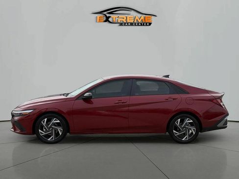 Used 2025 Hyundai Elantra Sport FWD image 3