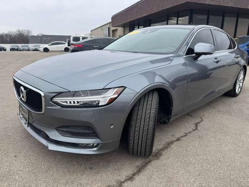 Used 2018 Volvo S90 T6 Momentum w/ Convenience Package image 4