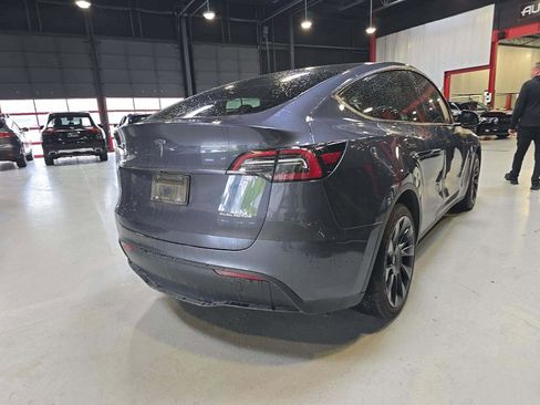 Used 2021 Tesla Model Y Long Range AWD/4WD image 3