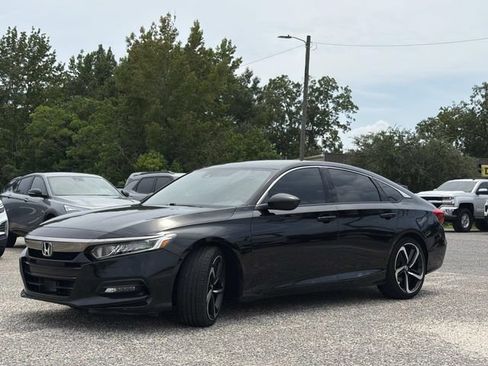 Used 2018 Honda Accord Sport image 12