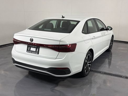 Used 2025 Volkswagen Jetta Sport FWD image 5