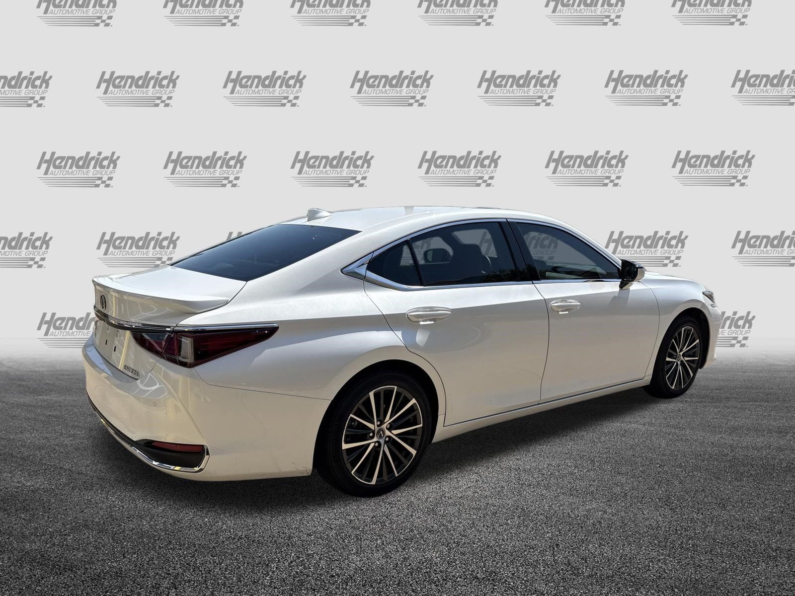 Used 2024 Lexus ES 300h w/ Premium Package FWD image 10
