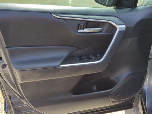 Used 2025 Toyota RAV4 XLE w/ Convenience Package FWD image 10