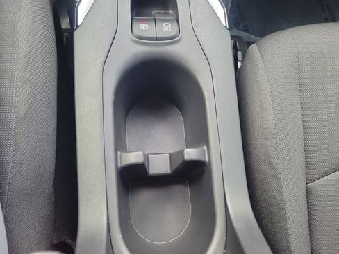 Used 2024 Toyota Corolla Cross LE FWD image 31