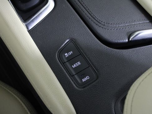 Used 2018 Cadillac XT5 Luxury w/ Driver Awareness Package image 32