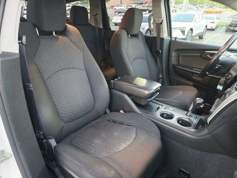Used 2011 Chevrolet Traverse LT w/ LPO, 'HIT The Road' Package FWD image 15