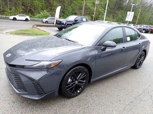 New 2026 Toyota Camry SE FWD image 8