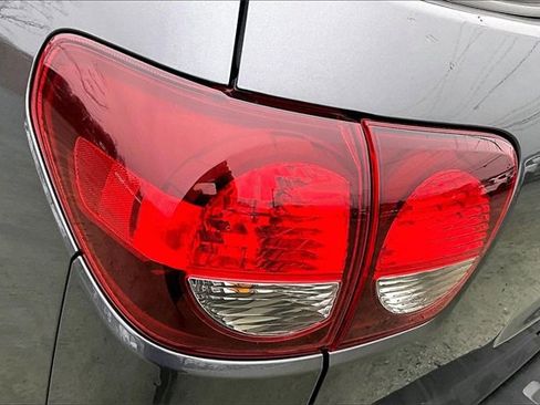 Used 2019 Toyota Sequoia Platinum image 32