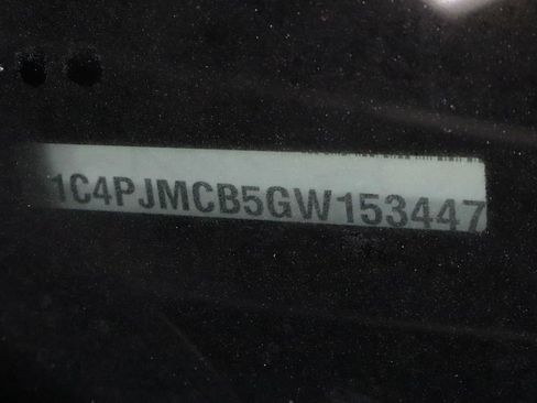 Used 2016 Jeep Cherokee Latitude w/ Comfort/Convenience Group AWD/4WD image 35