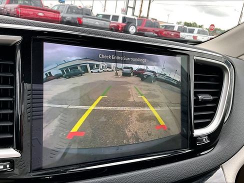 Used 2023 Chrysler Pacifica Touring-L FWD image 20