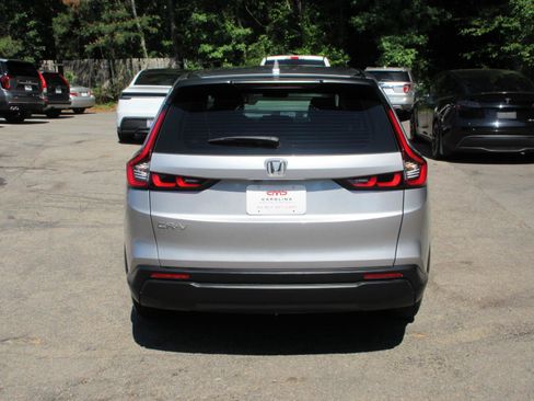 Used 2023 Honda CR-V LX image 6