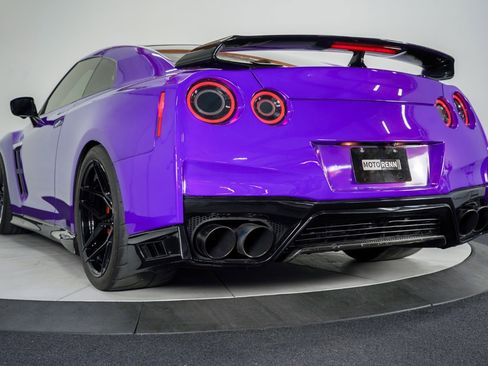 Used 2014 Nissan GT-R Premium image 18