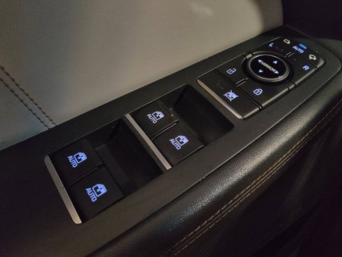 Used 2019 Genesis G80 3.3T Sport RWD image 27