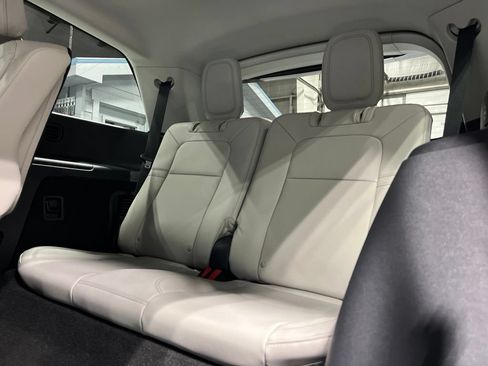 Used 2025 Lincoln Aviator AWD w/ Jet Appearance Package image 37
