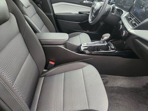 Used 2026 Chevrolet Trax LT image 15