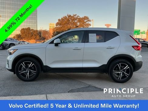 Certified 2025 Volvo XC40 B5 Core image 9