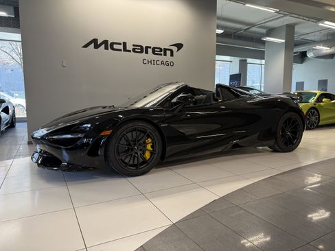 Used 2025 McLaren 750S image 3