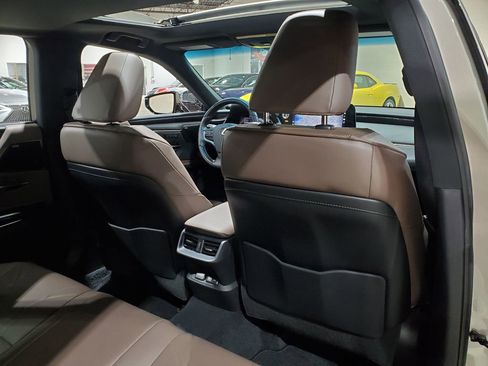 Used 2022 Lexus ES 300h Ultra Luxury w/ Accessory Package 2 image 22